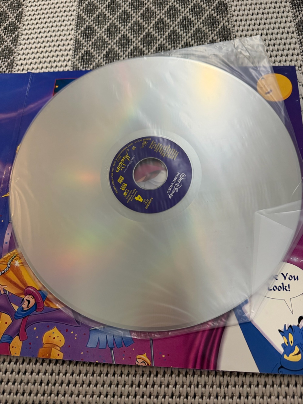 Walt Disney Aladdin LaserDisc - Picture 7 of 7